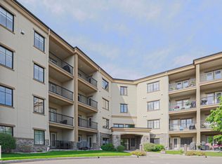 160 Magrath Rd NW #117, Edmonton, AB T6R3T7