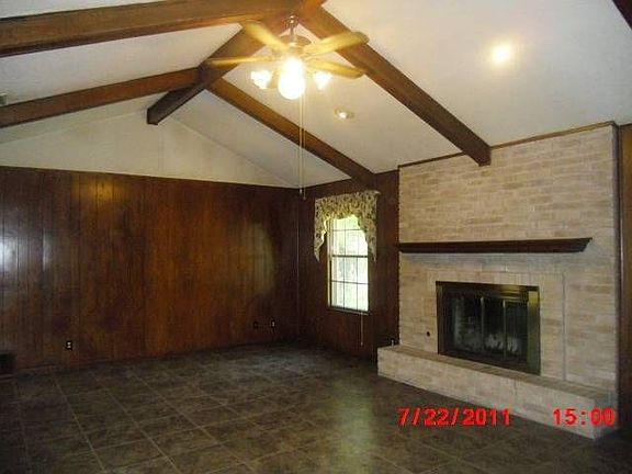 5th image of 3410 White Oak Dr