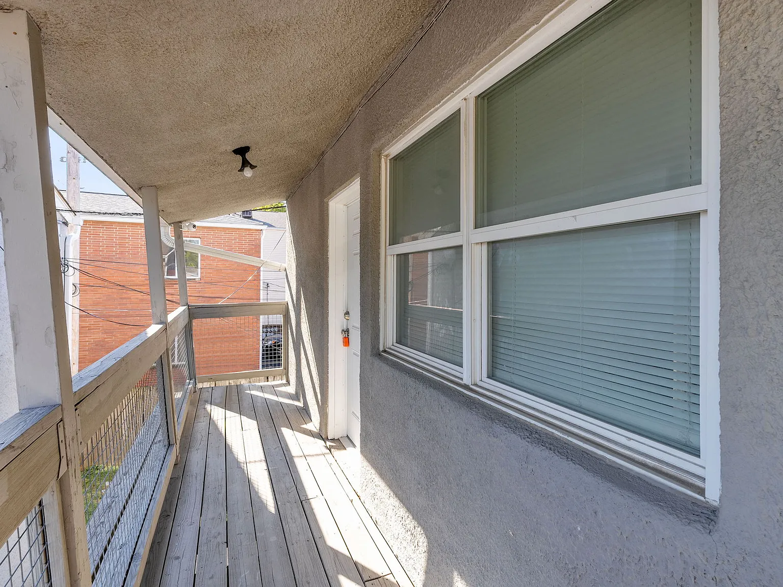 474 1/2 E Norwich Ave — Photo 2