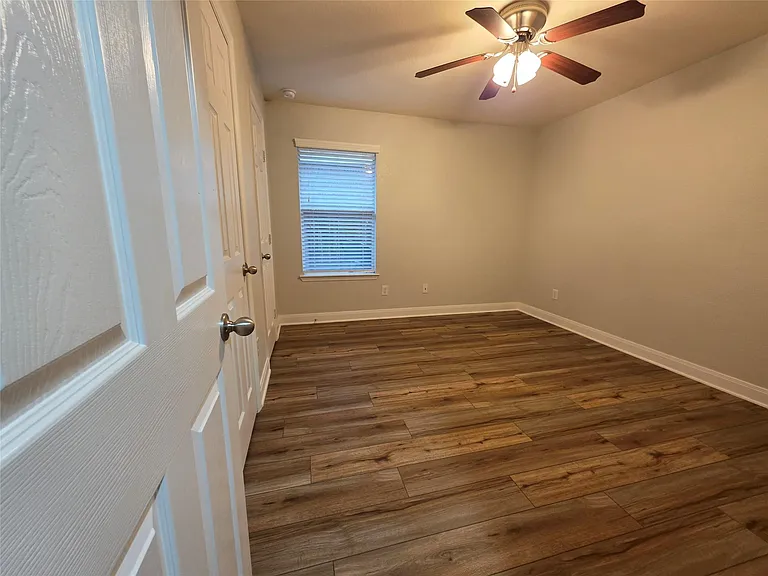 3011 Crescent Oaks Park Ln — Photo 18