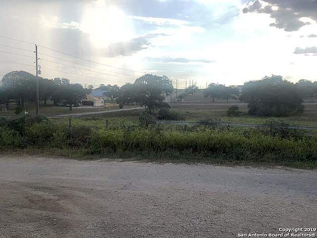 2nd image of 401 Shady Ln