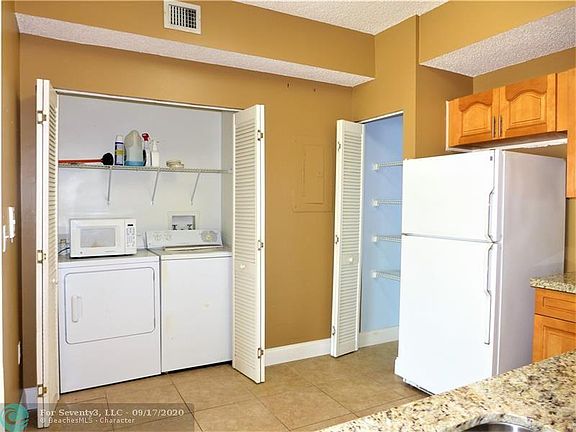 5th image of 6936 SW 39th St APT D104