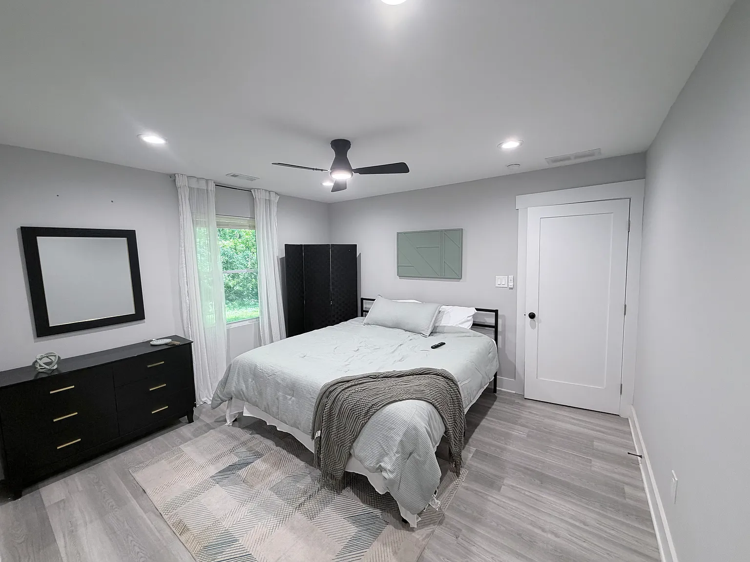 3 bed, 1311 sqft, $2,050 — Photo 3