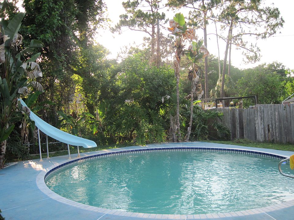 2nd image of 15813 Sea Pines Dr