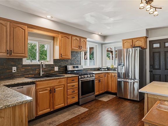 4th image of 24 Water St