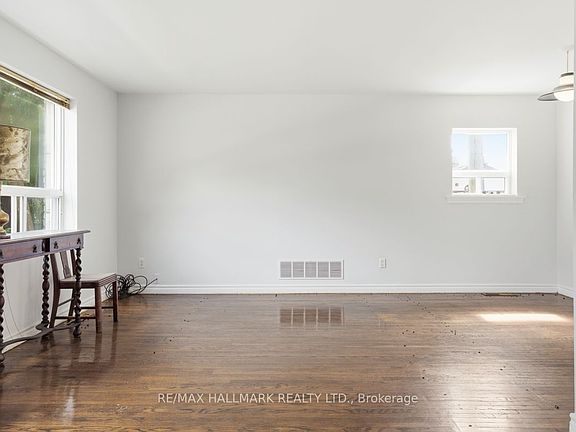 3rd image of 4 Bergen Rd