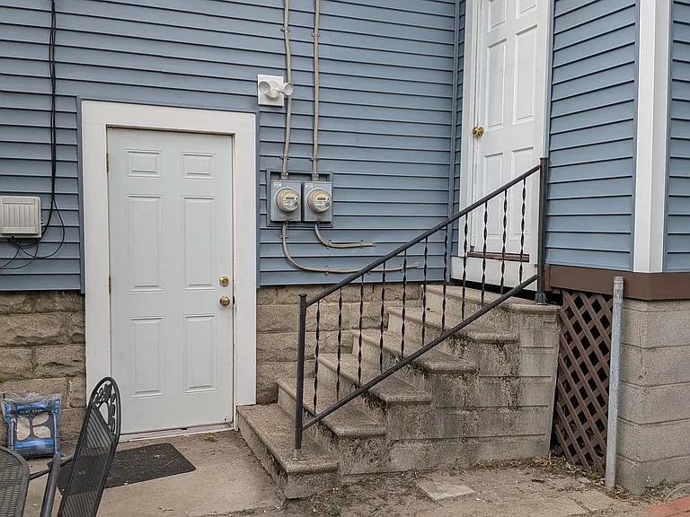243 W Webster St — Photo 20