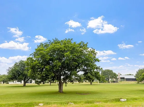 4360 Comanche Trace Dr, Kerrville, TX 78028