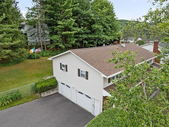 2nd image of 4204 Cheryl Dr