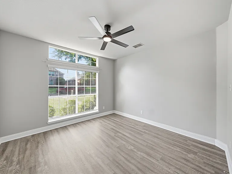 2416 McCarran Dr — Photo 39