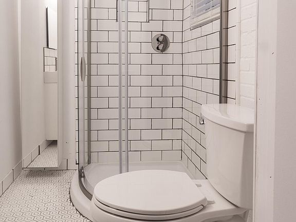 2nd image of 3817 Fannin St #21
