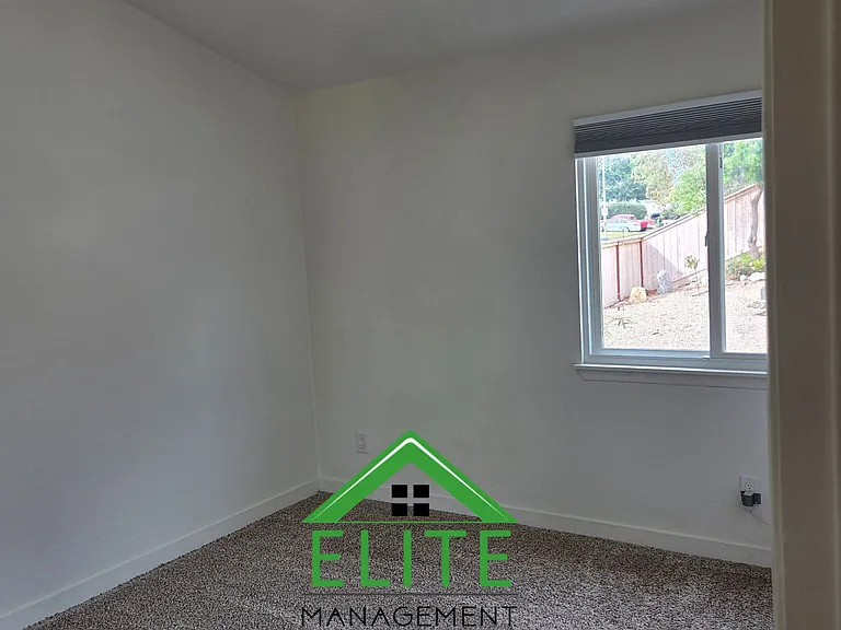 5136 Francis St — Photo 8