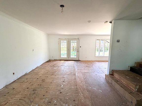 2nd image of 500 E Clark Trl