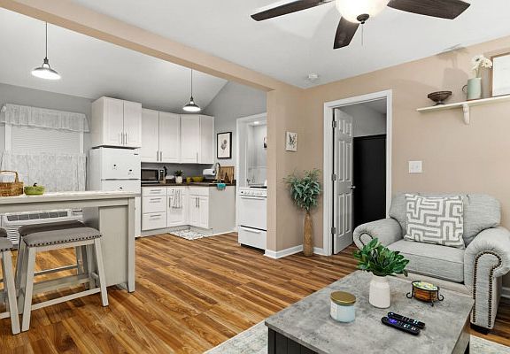 3rd image of 3824 N Faber Ave