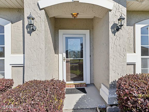 5th image of 2423 ROYAL POINTE Drive