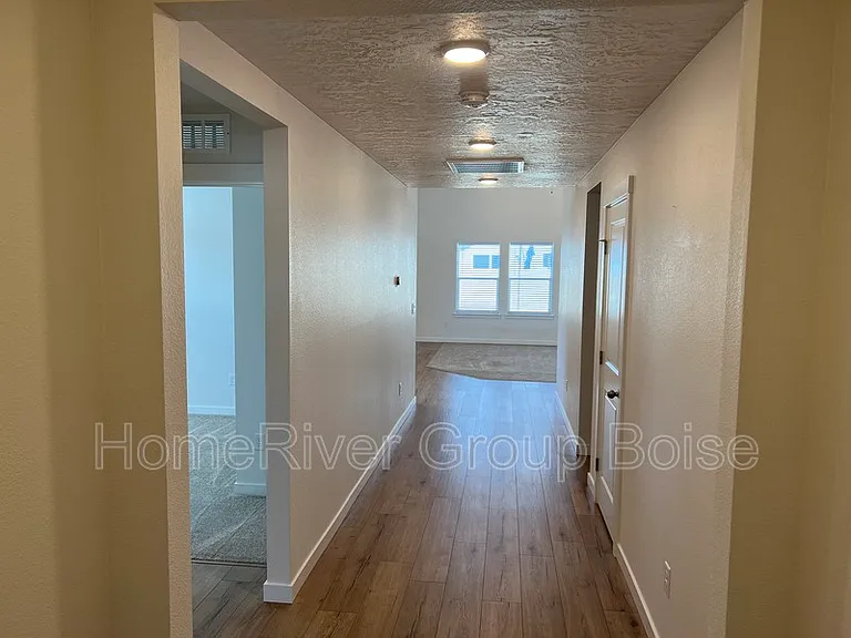 3794 E Berwick Dr — Photo 4
