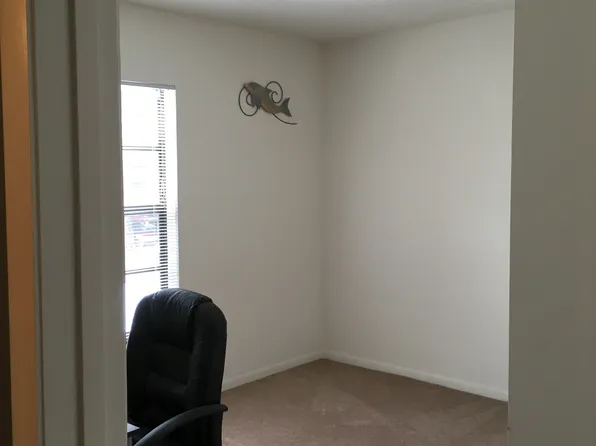 13608 S Village Dr #8206, Tampa, FL 33624