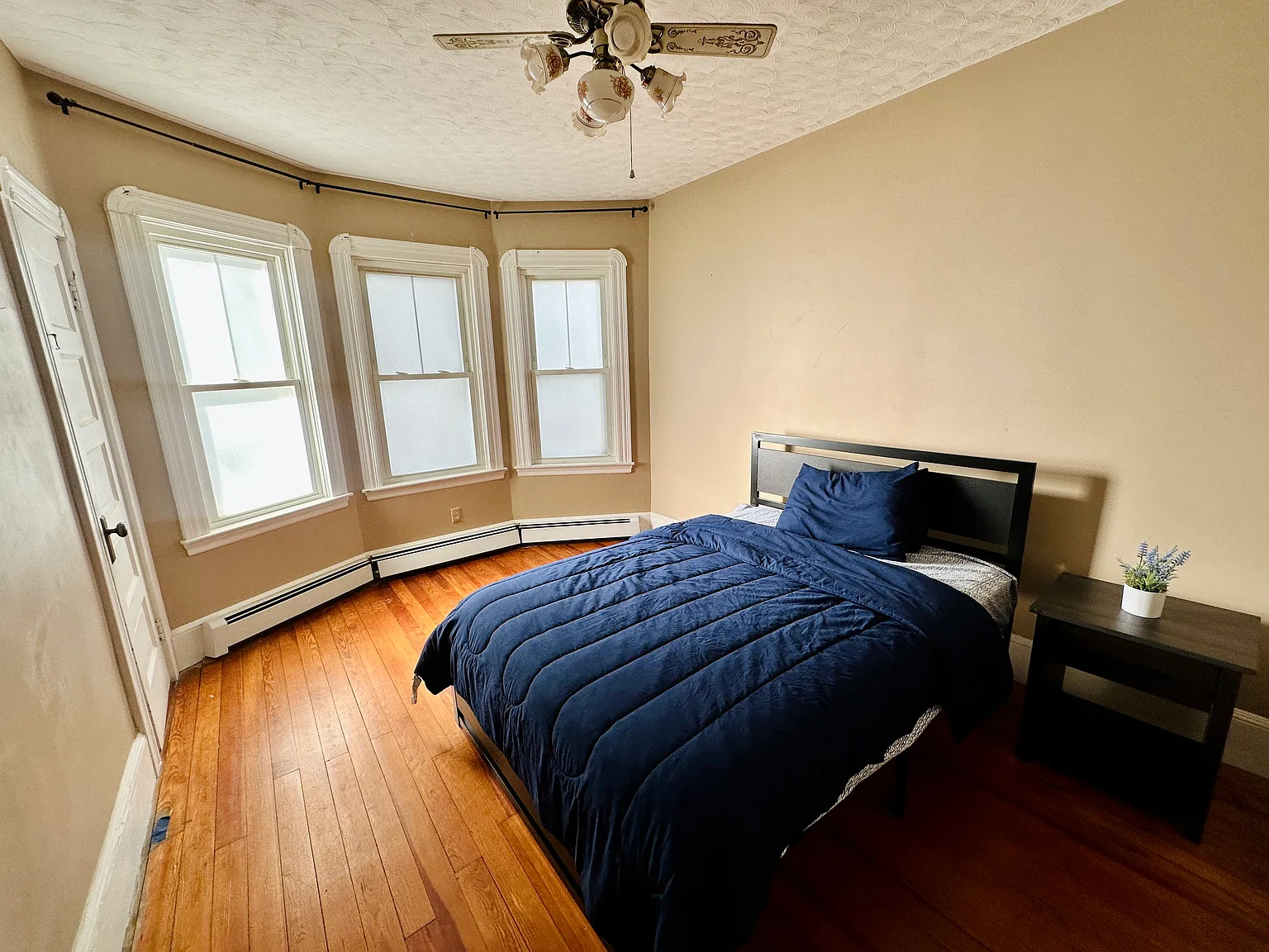 3 bed, 1166 sqft, $1,800 — Photo 4