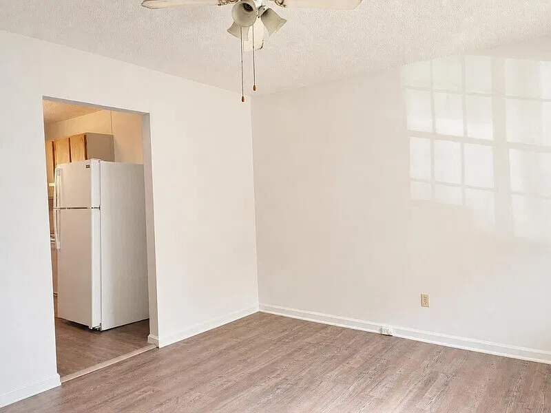 2 bed, 1.0 bath, $1,250 — Photo 4