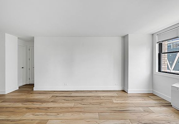 5th image of 315 W 57th St #15G