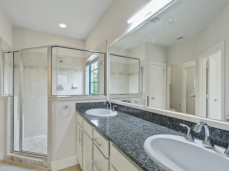 Master Bath with granite counters and large shower!