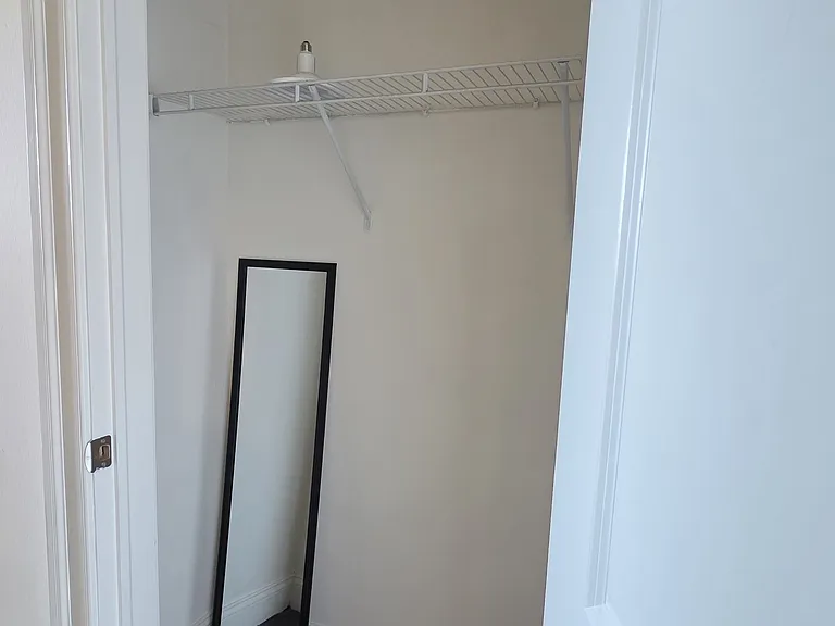 314-22 Walnut St #402 — Photo 20