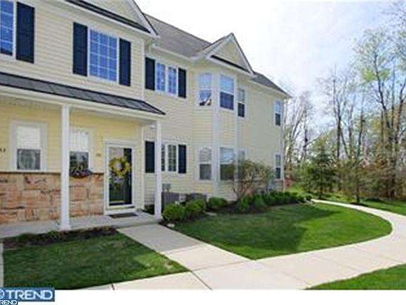 2nd image of 47 Pelican Pl #47