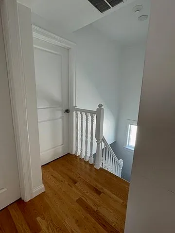 2 bed, 999 sqft, $4,000 — Photo 4