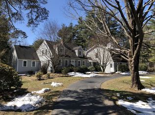 28 Forest St, Sherborn, MA 01770
