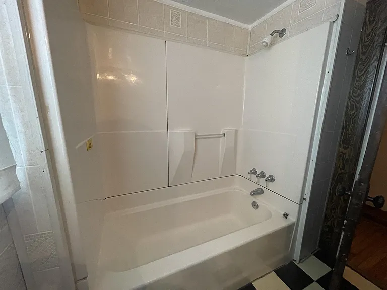329 S Clemens Ave — Photo 11