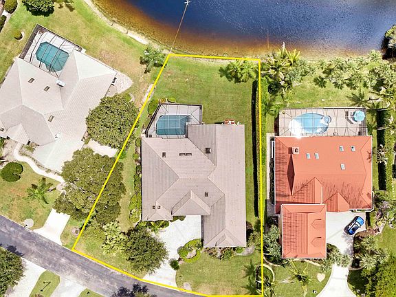3rd image of 18691 SE LAKESIDE Way