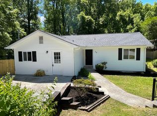 39 Outer Dr, Oak Ridge, TN 37830