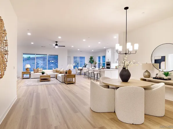 1741 Ishihara Rd, Vista, CA 92084
