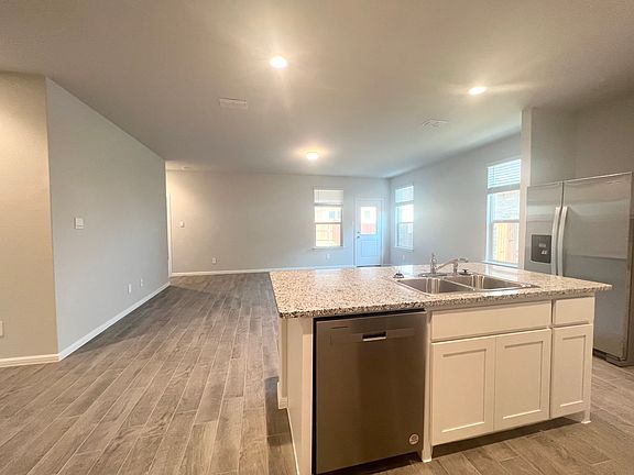 3rd image of 8636 Centerboard Ln