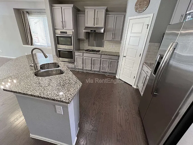 22472 E Union Cir — Photo 17