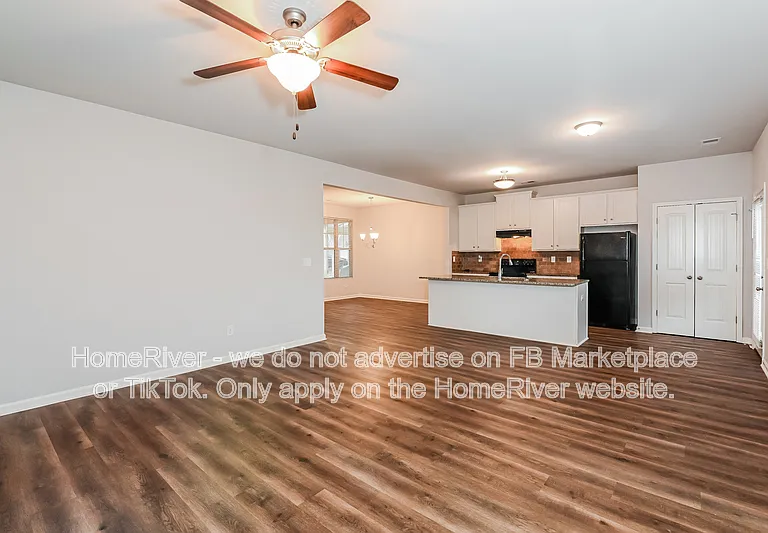 196 Daisy Cir — Photo 3