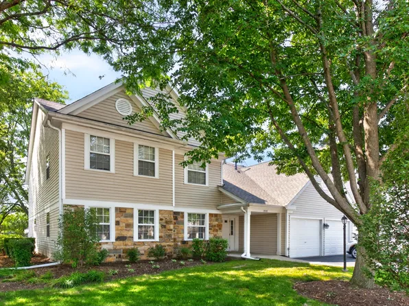 2845 Meadow Ln #1V, Schaumburg, IL 60193