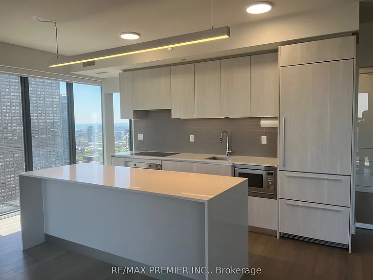 8 Cumberland St #3506 — Photo 6