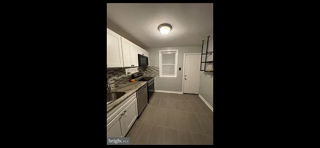 3 bed, 1.5 bath, 1094 sqft, $1,650 — Photo 4