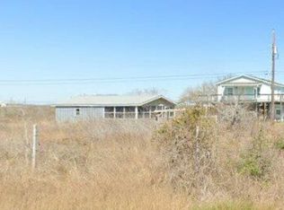 300 Royal Oak Dr, Rockport, TX 78382