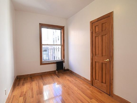 4th image of 519 W 134th St APT 25