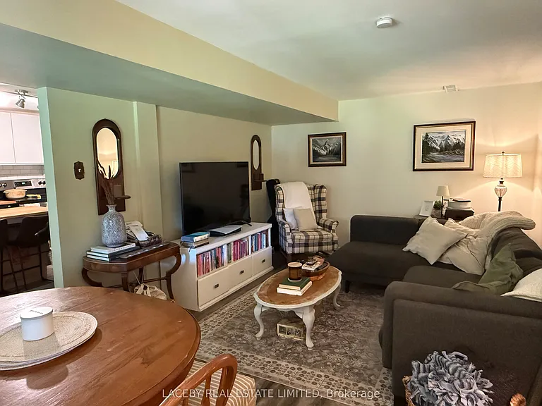 19 Grandview Cres — Photo 4