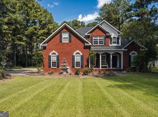 136 Hidden Lakes Dr, Gray, GA 31032