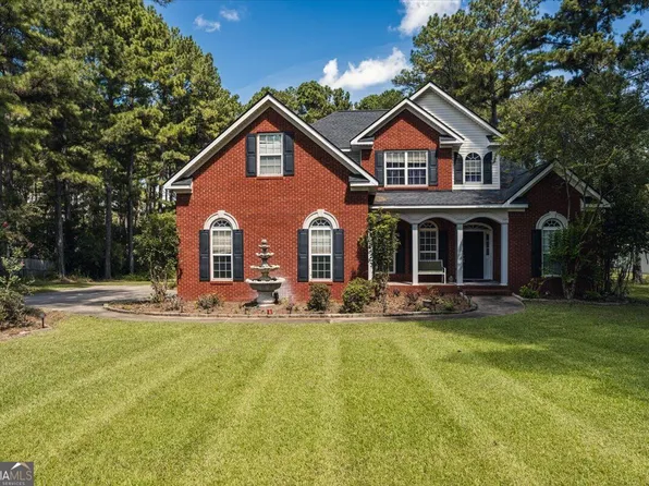 136 Hidden Lakes Dr, Gray, GA 31032