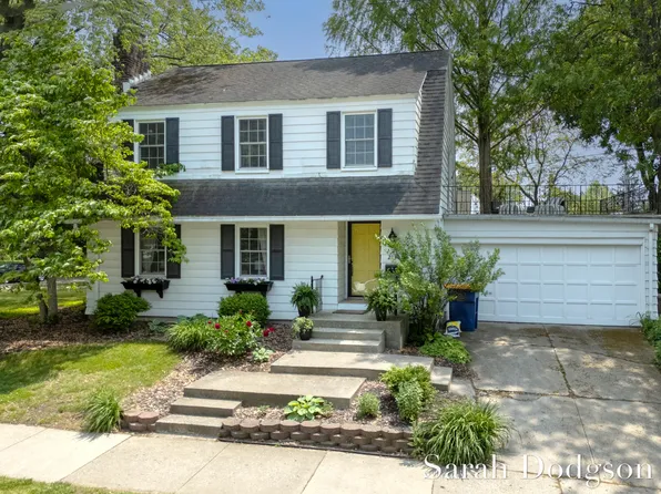 2130 Argentina Dr SE, East Grand Rapids, MI 49506