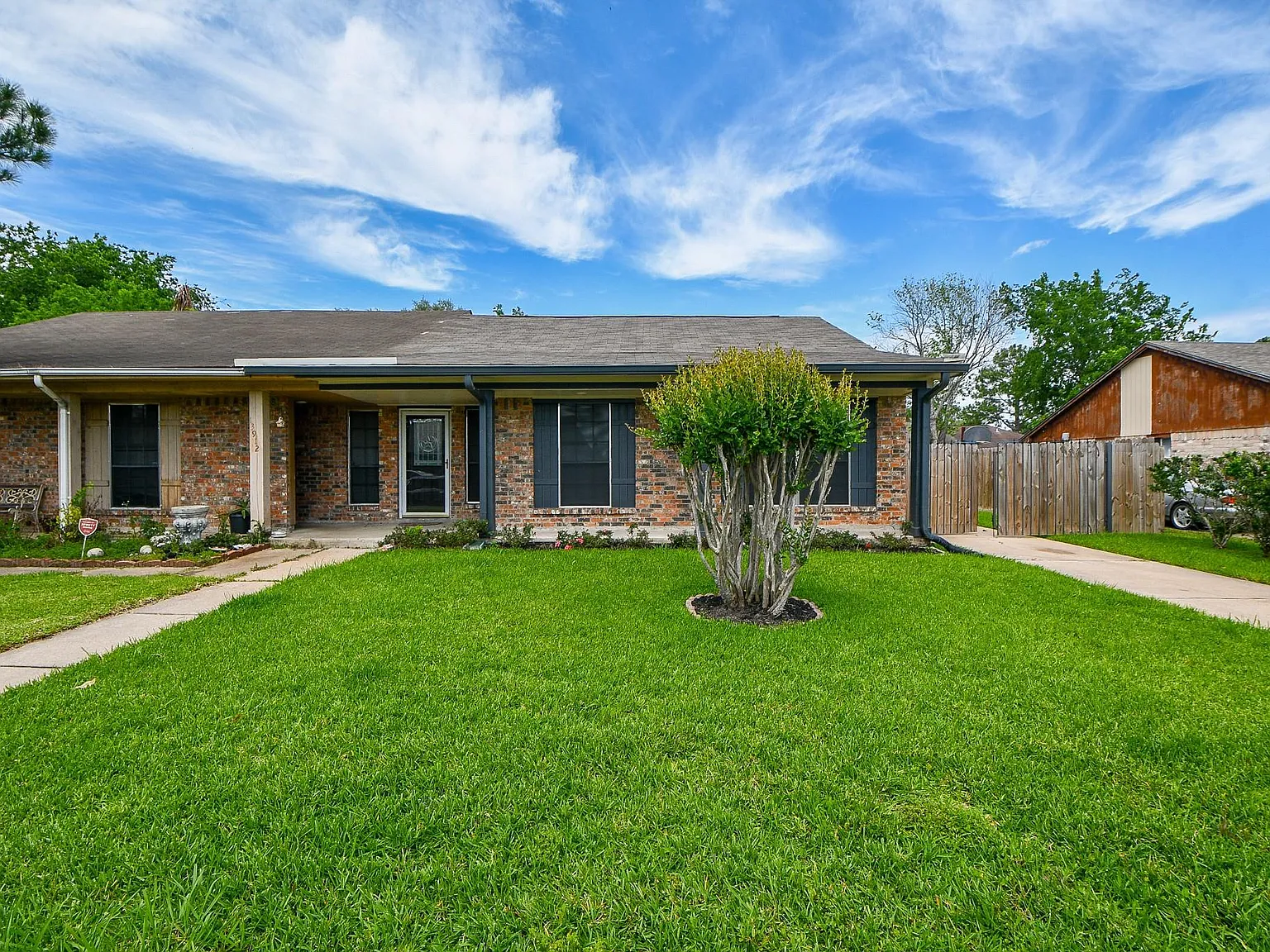 2 bed, 1.0 bath, 1112 sqft, $1,650 — Photo 1