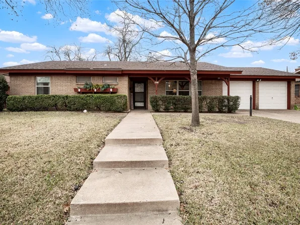 621 Cullum Ave, Hurst, TX 76053