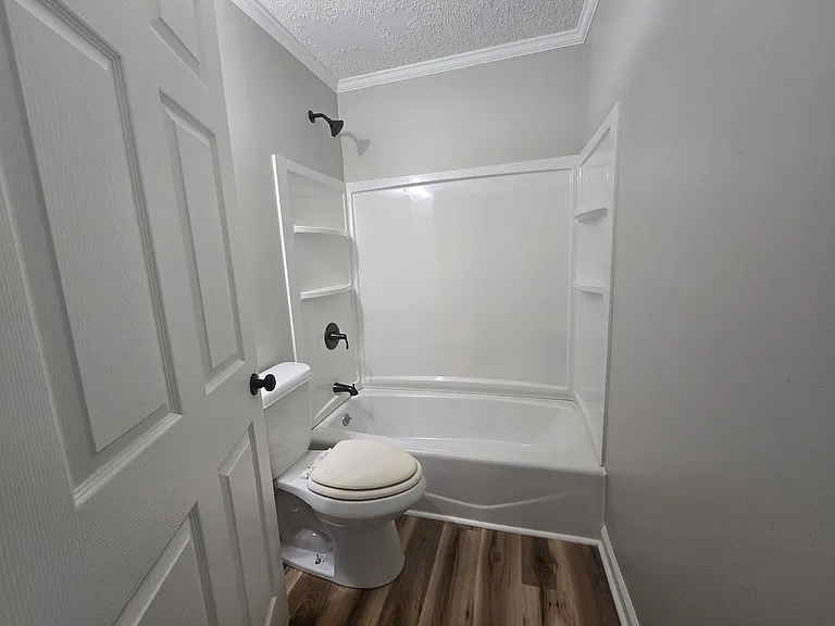 204 Dunand St — Photo 7