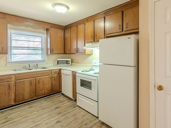 4th image of 207 30th Ave N APT 9