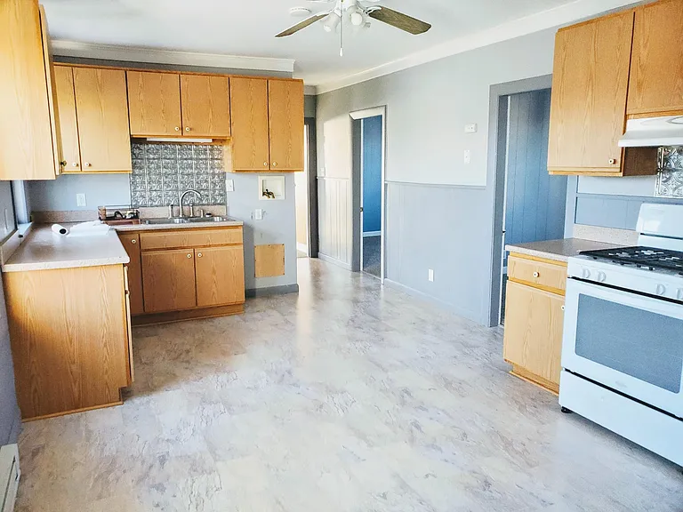 193-195 Mount Hope St #3 — Photo 1